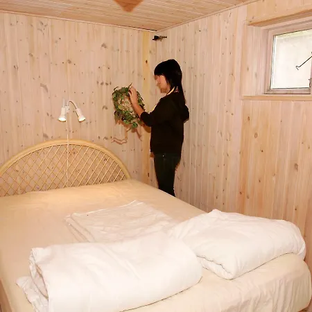 Three-bedroom Holiday In 68