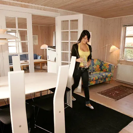 Three-bedroom Holiday In 68 Casa vacanze Løkken